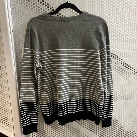 Eddie Bauer Cardigan Button Front Size Large in Grey/White/Black Stripes - Picture 2 of 7